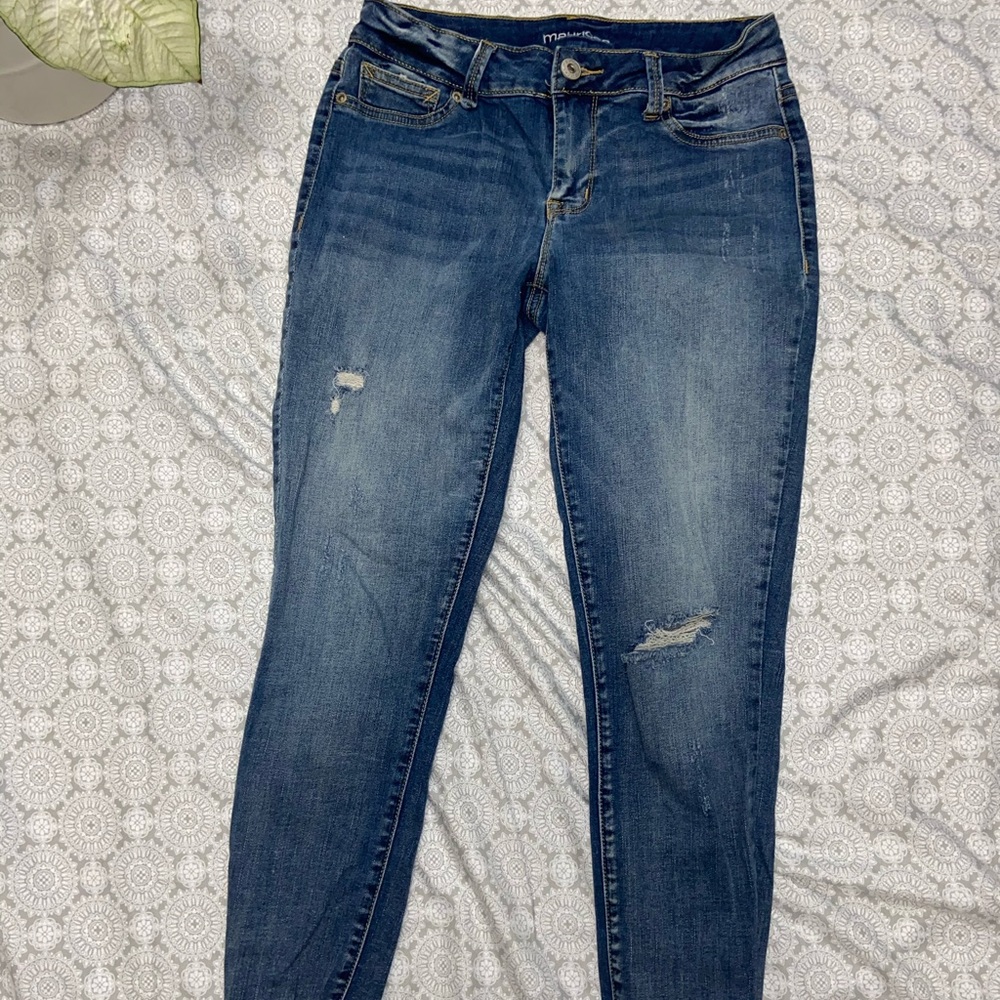 EUC Maurices High Rise Distressed Jeggings